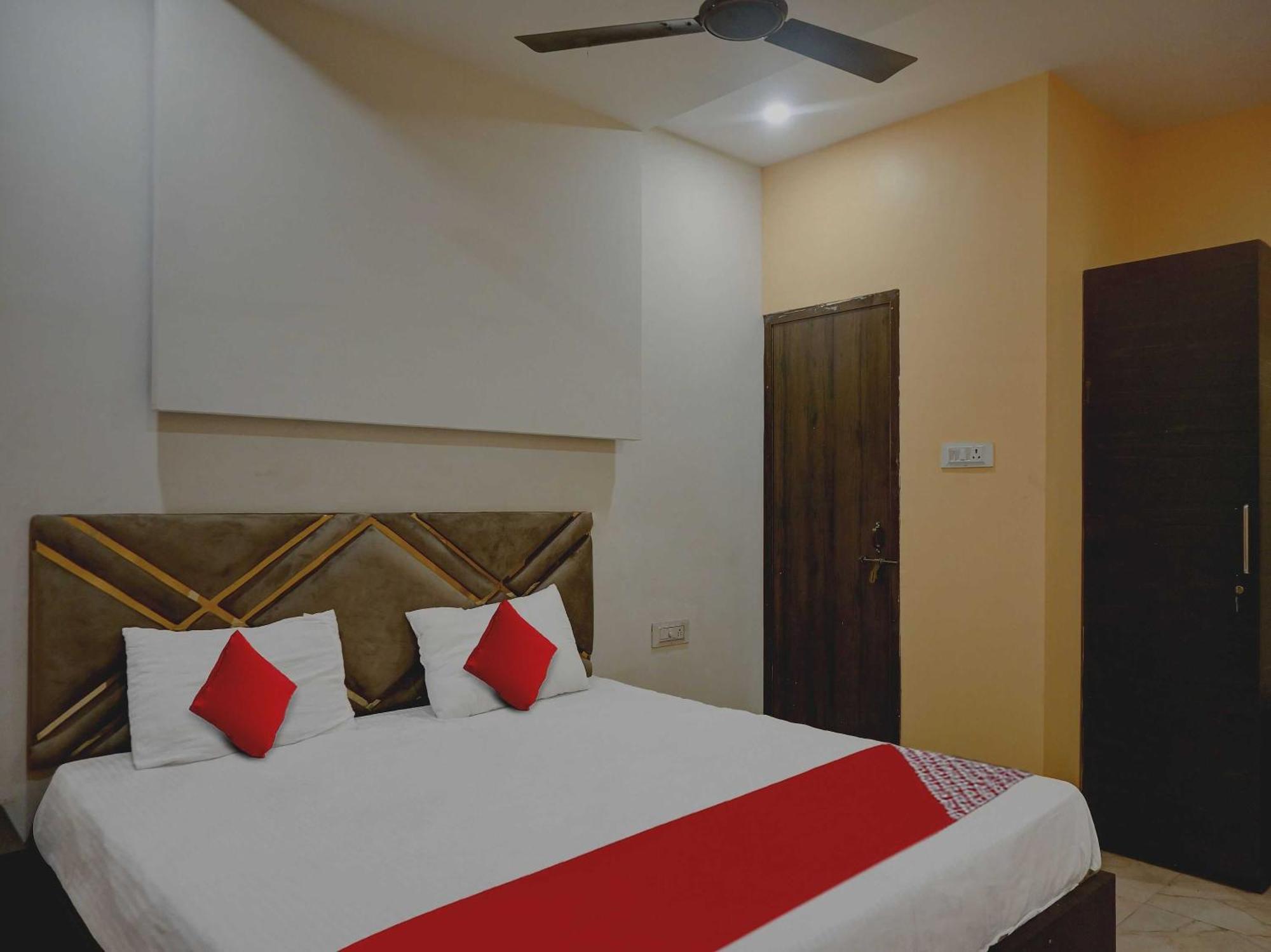 Hotel O Club Toronto Durg Ngoại thất bức ảnh